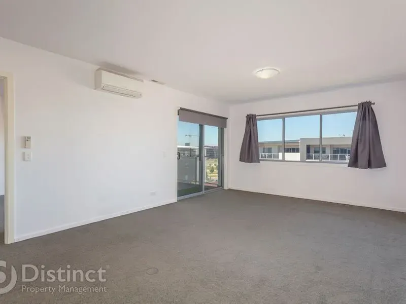 205/24 Philip Hodgins Street, Wright, photo 3