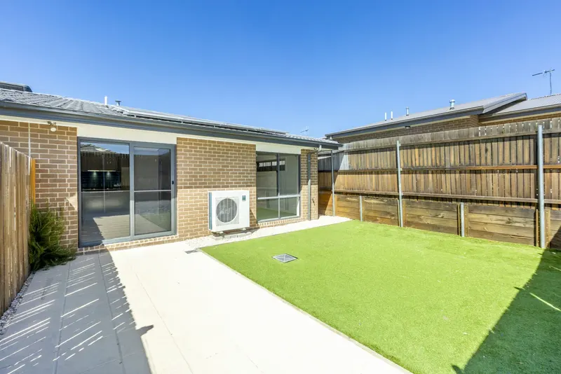 18 Hugh Gilchrist Street, Casey, photo 9