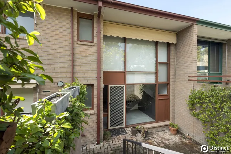 57 Barnet Close, Phillip, photo 1