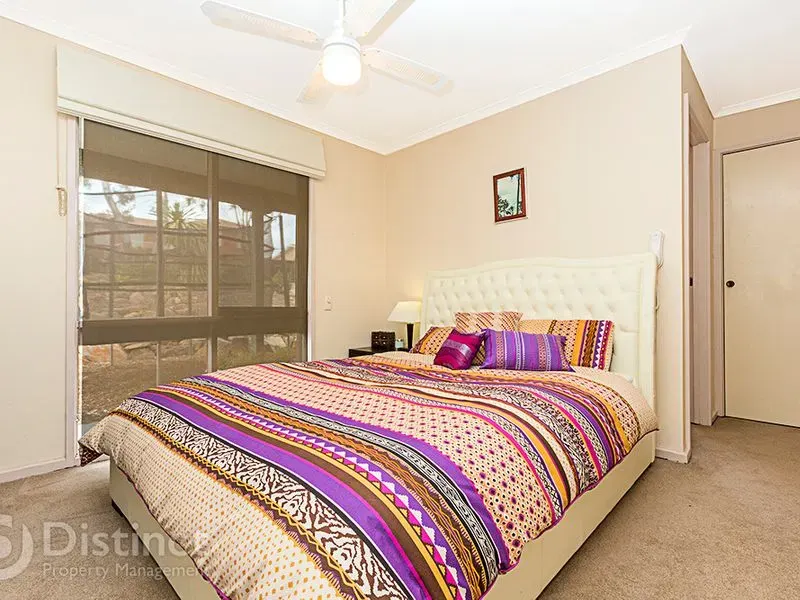 27 Holden Crescent, Wanniassa, photo 6