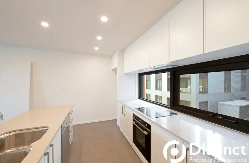 27/90 Lowanna Street, Braddon, photo 3