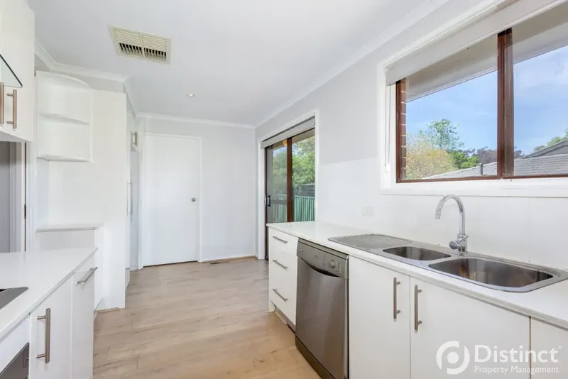9 Langridge Street, Wanniassa, photo 3