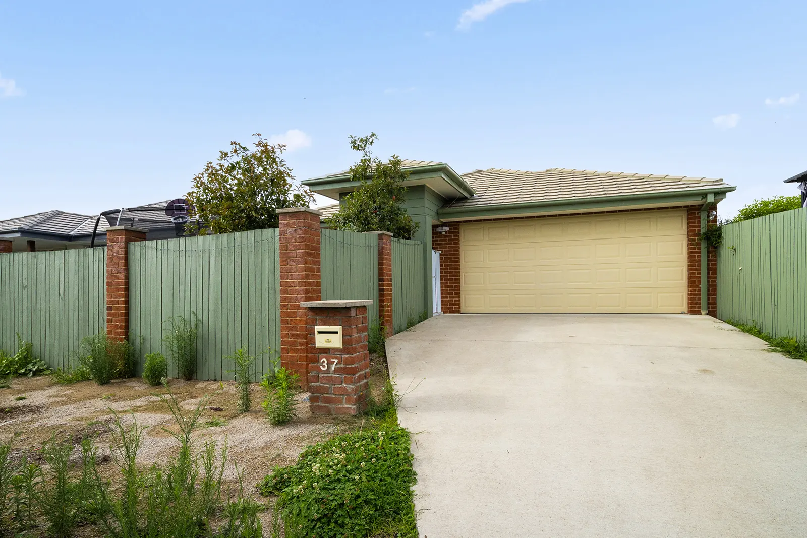 37 Gudamang Street, Ngunnawal, photo 1