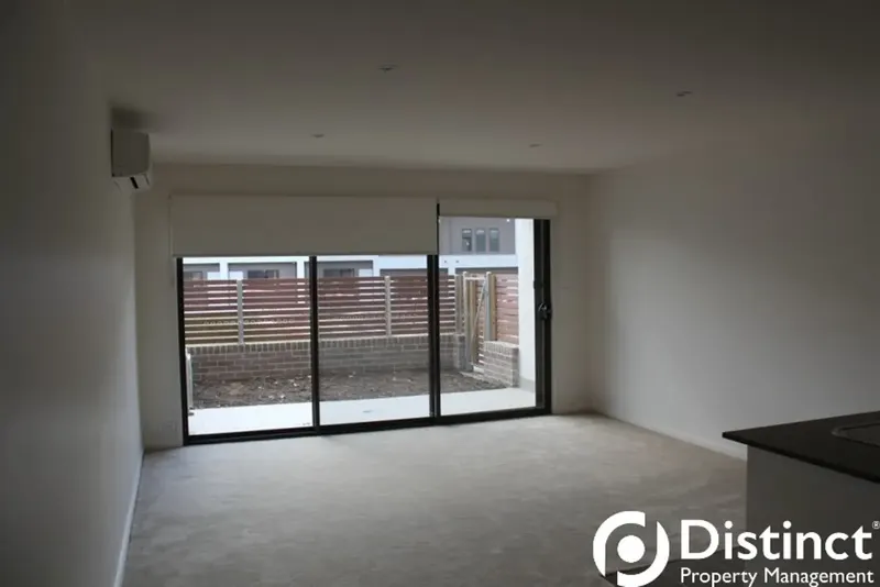 27/39 Jerrabomberra Avenue, Narrabundah, photo 3