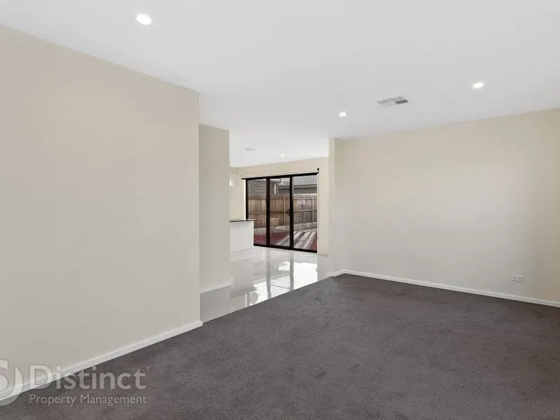 26 Gudamang Street, Ngunnawal, photo 4