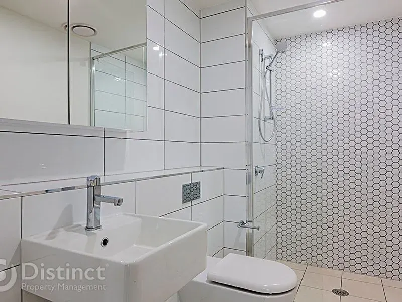 1301/120 Eastern Valley Way, Belconnen, photo 7