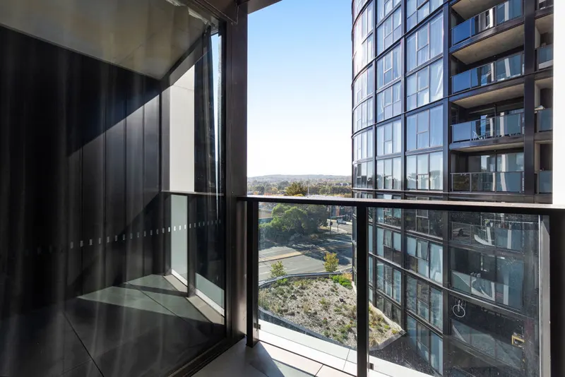 413/220 Melrose Drive, Phillip, photo 4