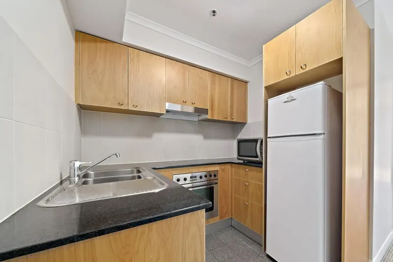608/2 Akuna Street, City, photo 3