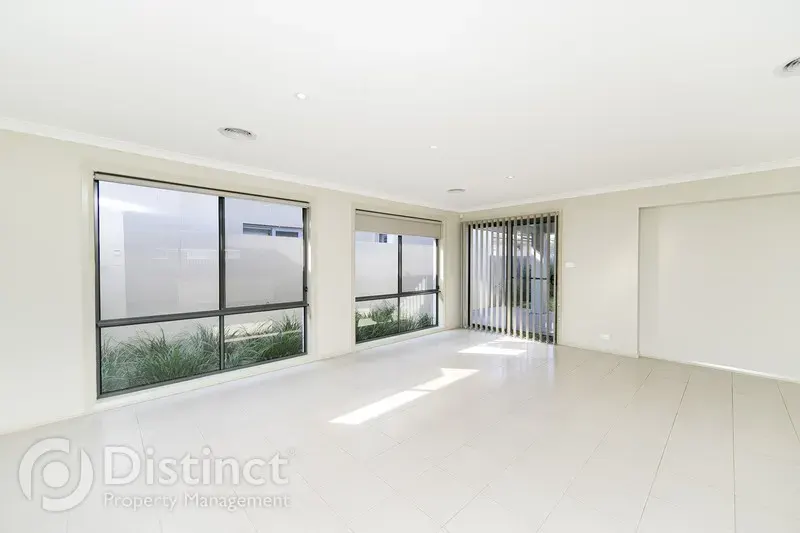 10 Jack Ryan Street, Forde, photo 3