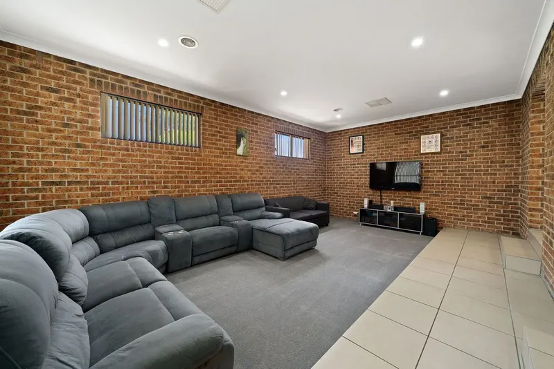 56 Vanzetti Crescent, Kambah, photo 4