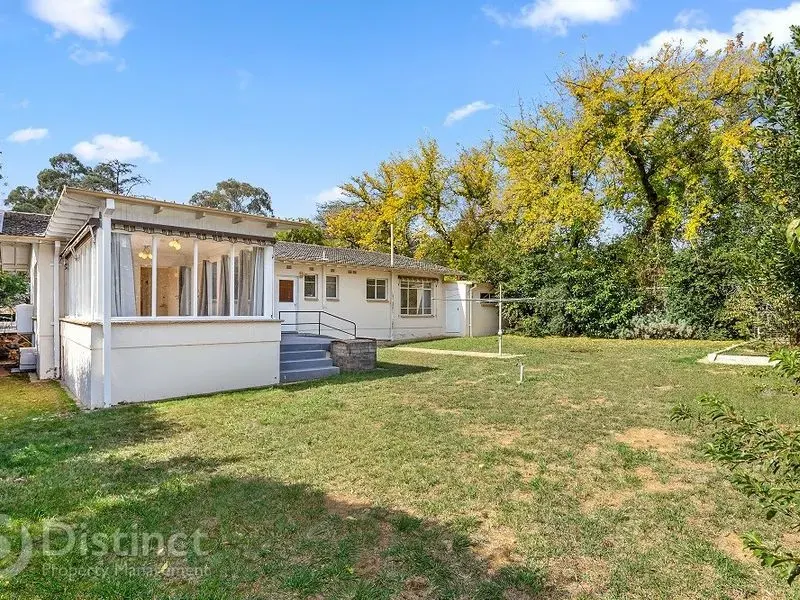 62 Captain Cook Crescent, Griffith, photo 14