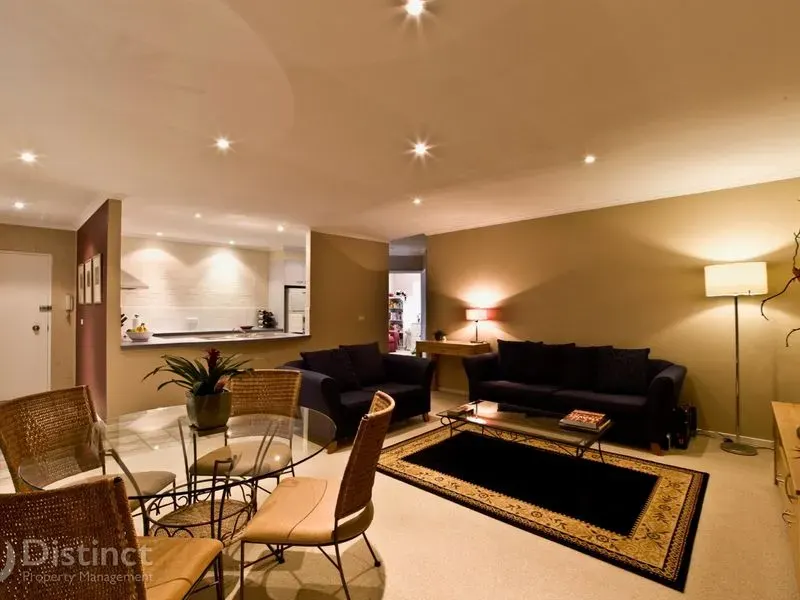 9/10 Tank Street, Phillip, photo 5