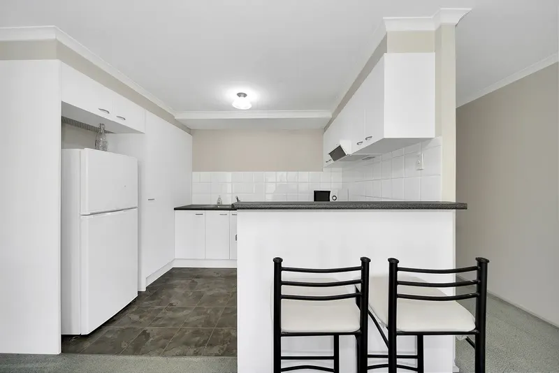 57/10 Eyre Street, Griffith, photo 2