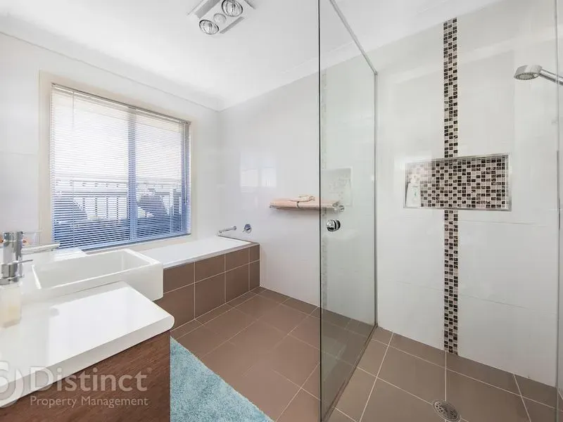 24 Doris Turner Street, Forde, photo 11