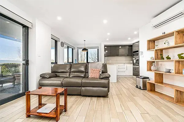 42/115 Canberra Avenue, Griffith, photo 2