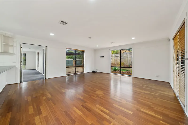 33 Dobell Circuit, Conder, photo 5