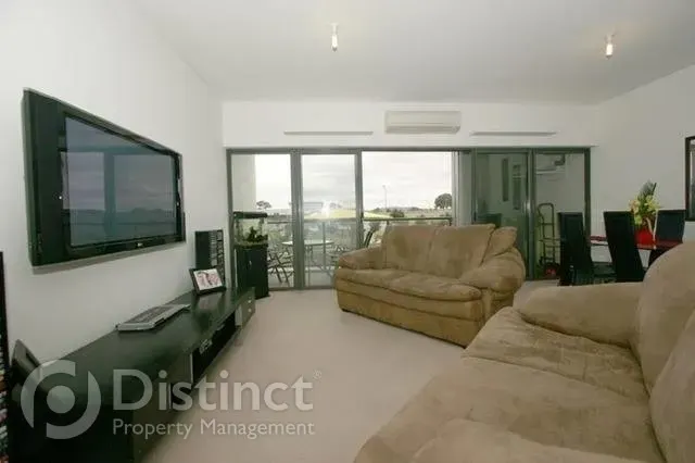 111/100 Gungahlin Place, Gungahlin, photo 4