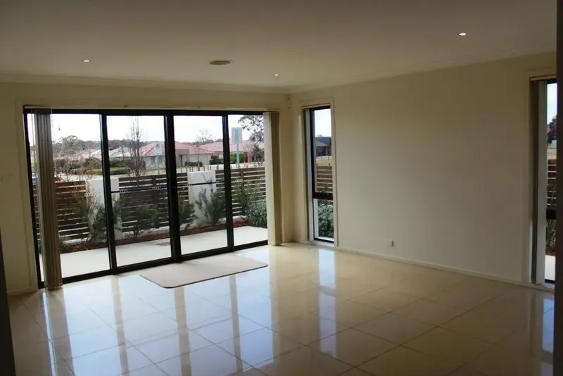 37 Dame Zara Street, Gungahlin, photo 3