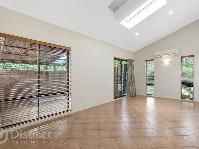 5 Gilday Place, Fadden, photo 5