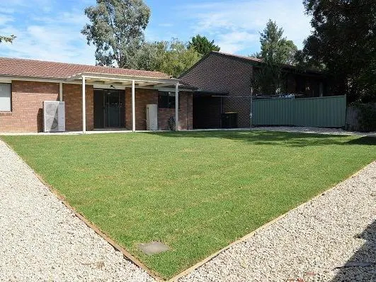 25 Frater Crescent, Lyneham, photo 1
