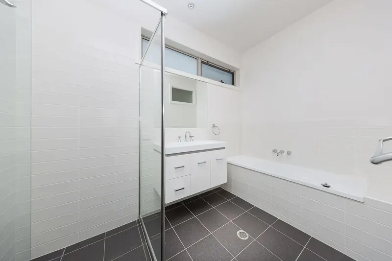 1 Eric Wright Street, Forde, photo 8