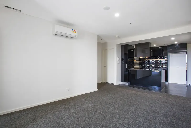 1110/120 Eastern Valley Way, Belconnen, photo 2