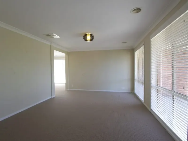 5 Sale Place, Amaroo ACT 2914, photo 11