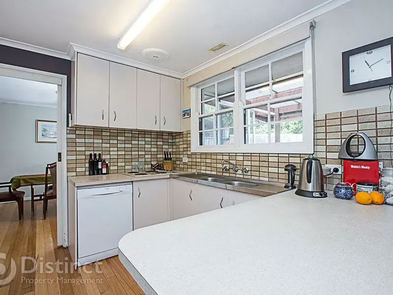 42 Solomon Crescent, Latham, photo 2