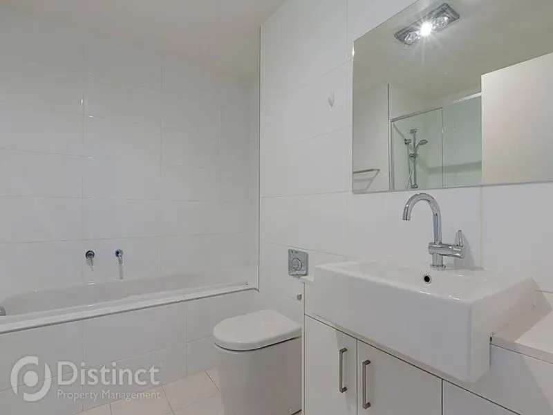 2/28 Canberra Avenue, Forrest, photo 8