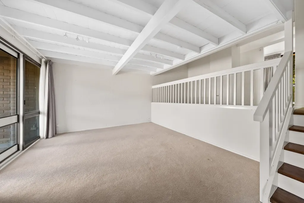 10 The Verge, Phillip ACT 2606, photo 1