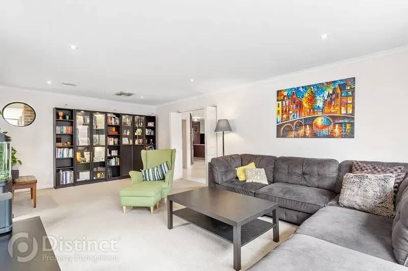 18 Hanrahan Crescent, Dunlop, photo 6