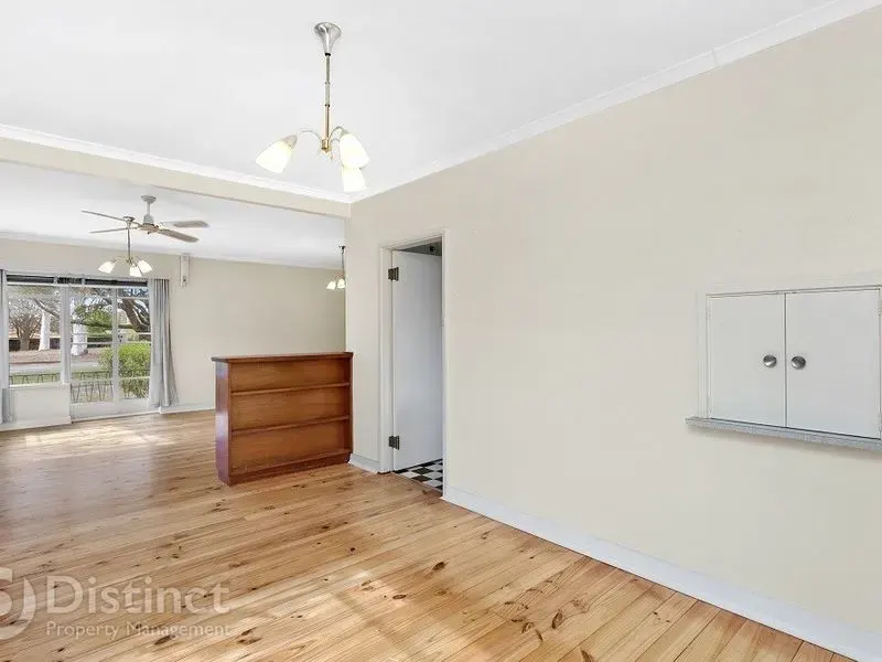62 Captain Cook Crescent, Griffith, photo 7