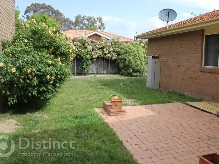 16 Marungul Avenue, Ngunnawal, photo 9