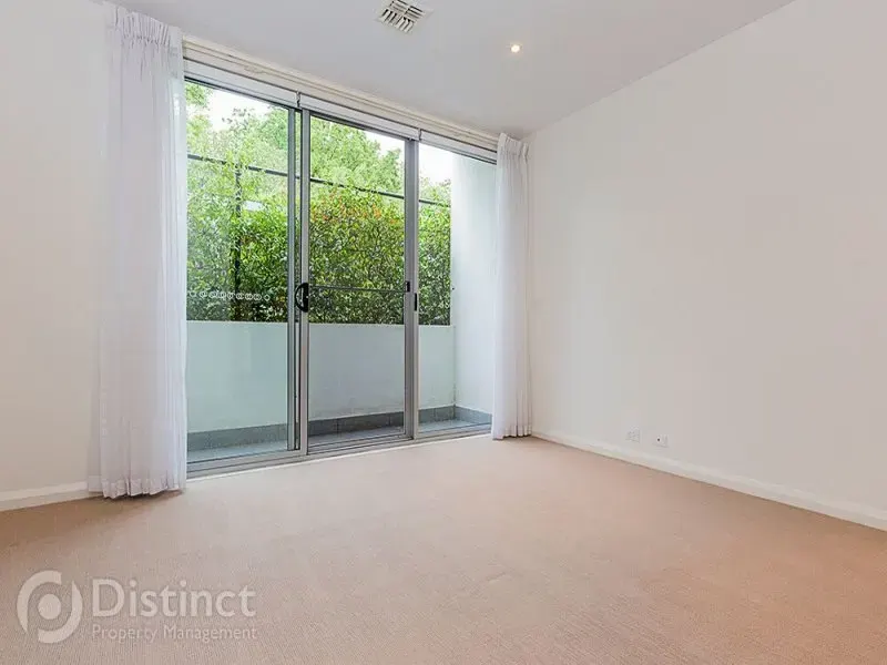 2/28 Canberra Avenue, Forrest, photo 7
