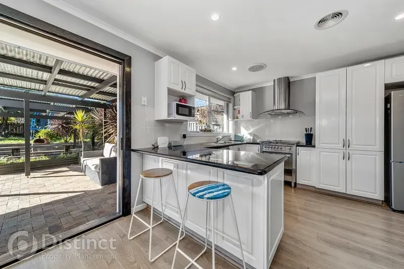 81 Summerland Circuit, Kambah, photo 4
