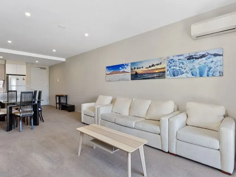 11/77 Leichhardt Street, Kingston, photo 2