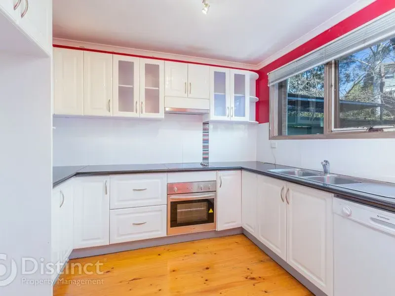 9 Menkens Court, Phillip, photo 2