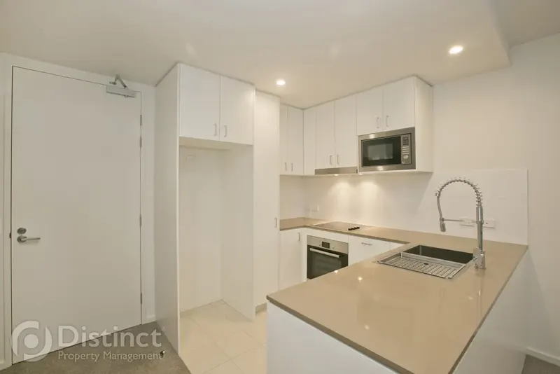 19/10-12 Lonsdale Street, Braddon, photo 2