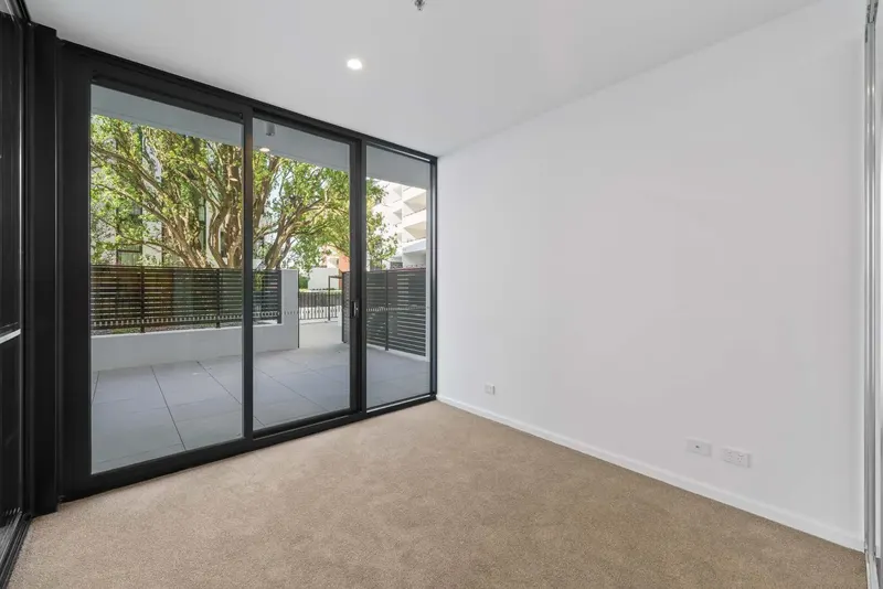 209/21 Captain Cook Crescent, Griffith, photo 6