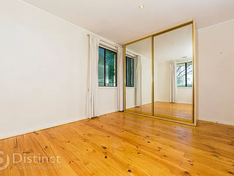 16 Gollan Street, Evatt, photo 6