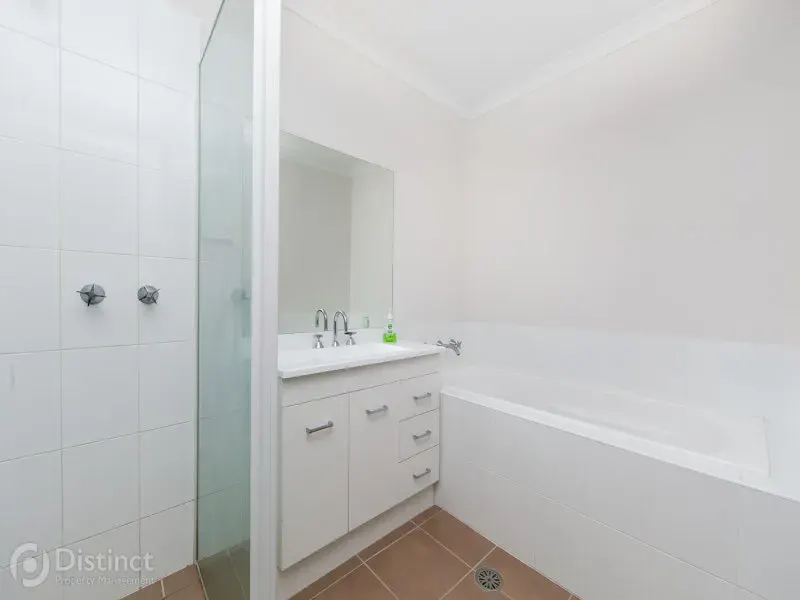 236 Kerrigan Street, Dunlop, photo 7
