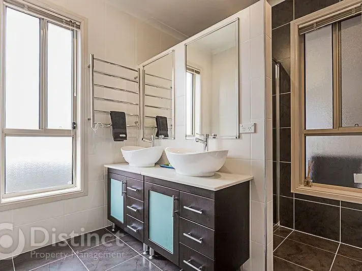 4 Menzel Crescent, Dunlop, photo 9