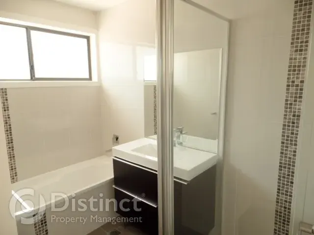 116 Livingston Avenue, Kambah, photo 7