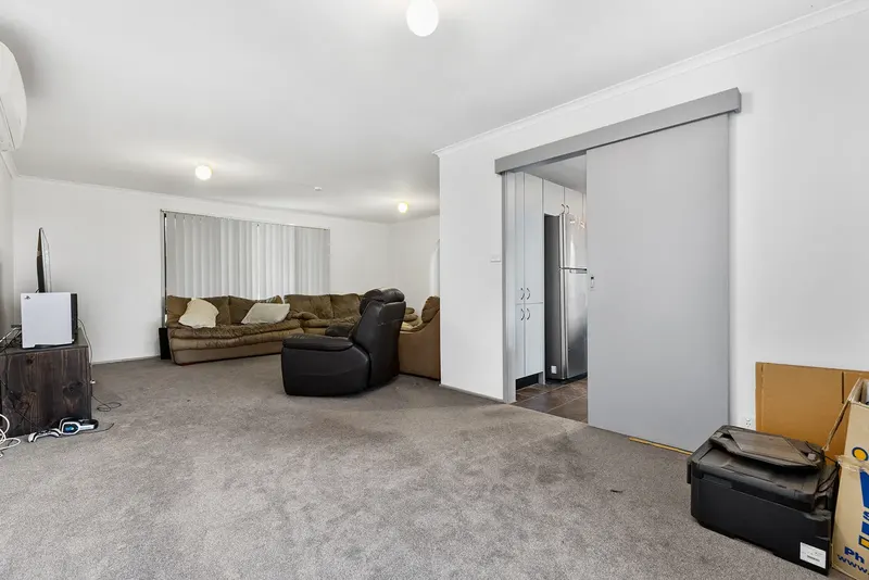 3 Ashley Drive, Wanniassa, photo 4