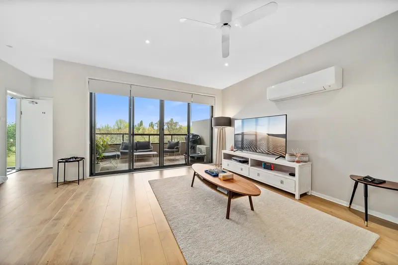 16/1 Drew Street, Greenway, photo 6