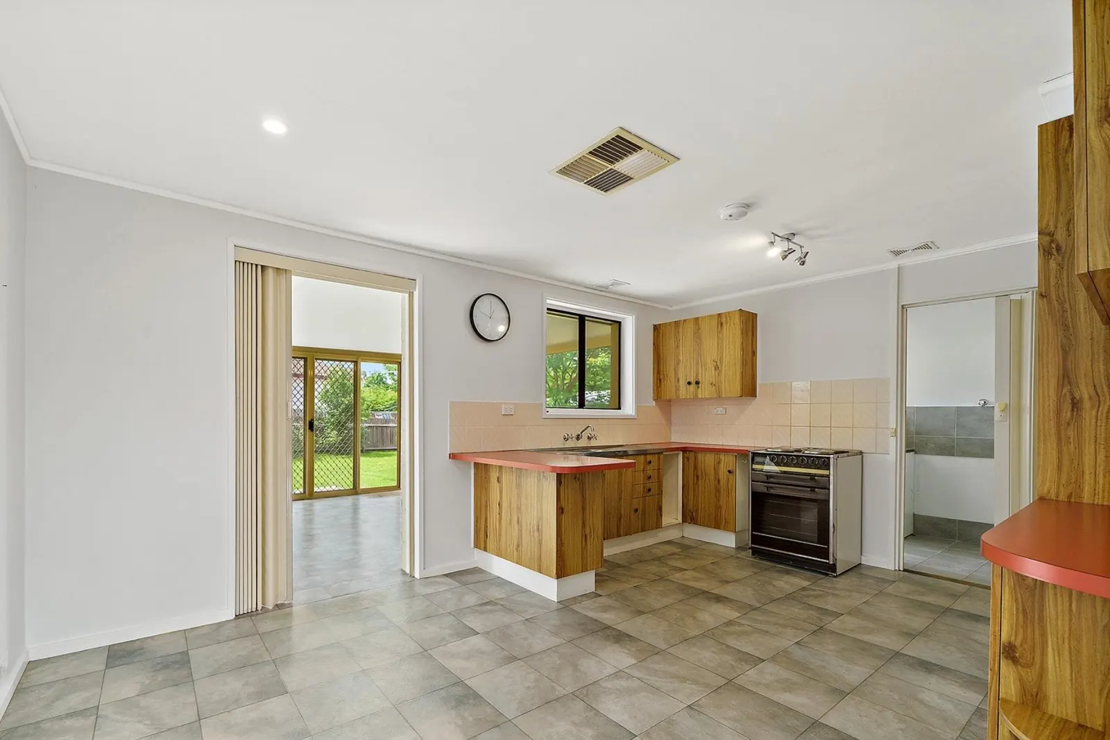 54 Castley Circuit, Kambah, photo 1