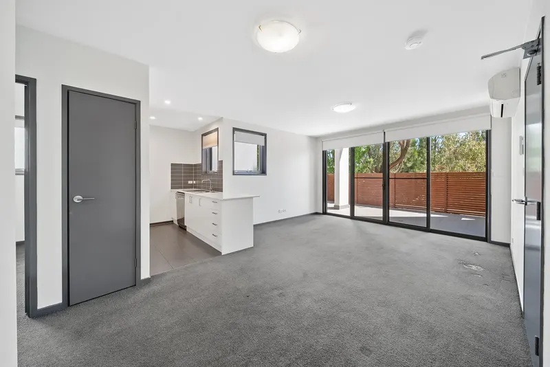 37/41 Clare Burton Crescent, Franklin, photo 5