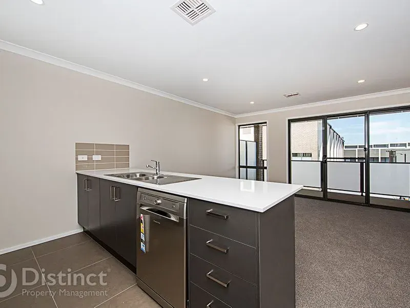 11/50 Henry Kendall Street, Franklin, photo 3