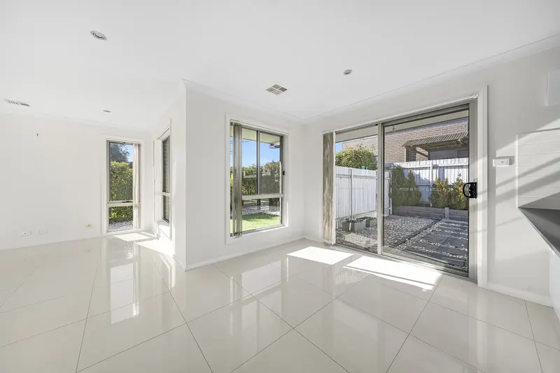36 Errol Street, Crace, photo 5
