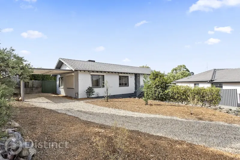 26 Gledden Street, Chifley, photo 2